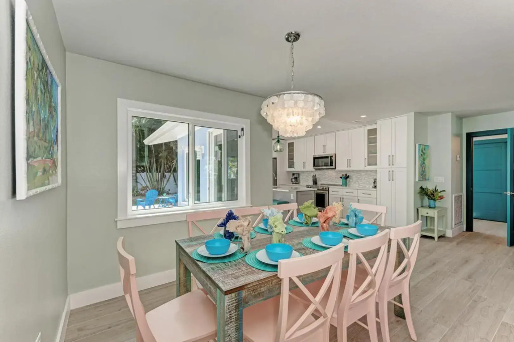 Sea La Vie - 205 - 55th