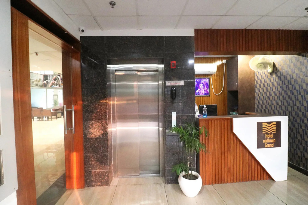 FabHotel Mid Town Grand