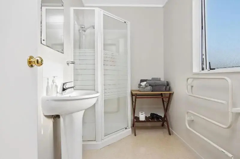 Maxwells Guest House and Tiny Home