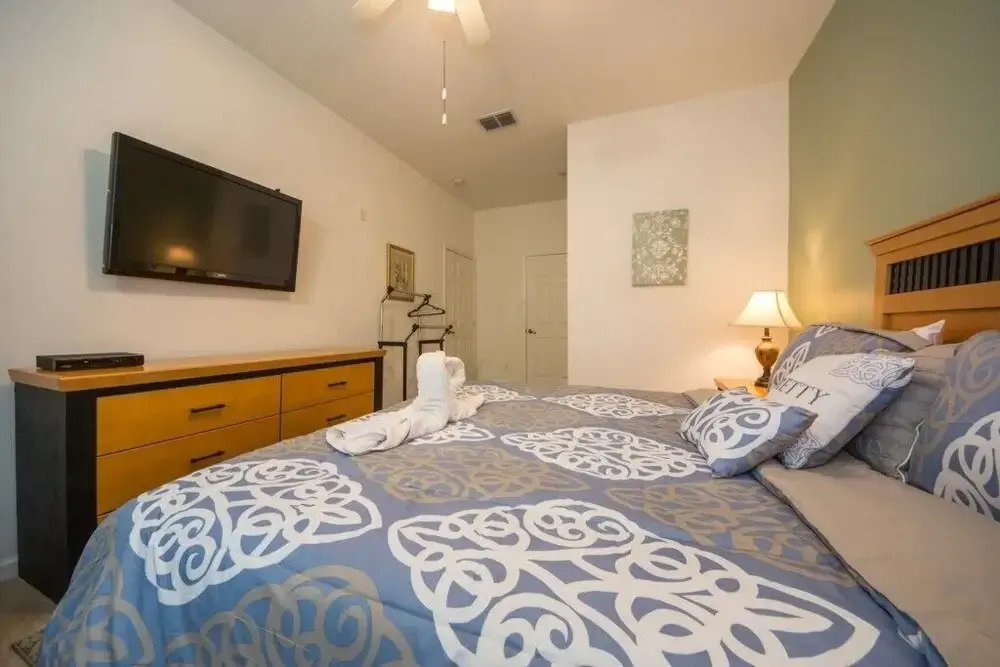 3 Bedroom Condo Near Disney Theme Parks 8102 3 Condo by Redawning