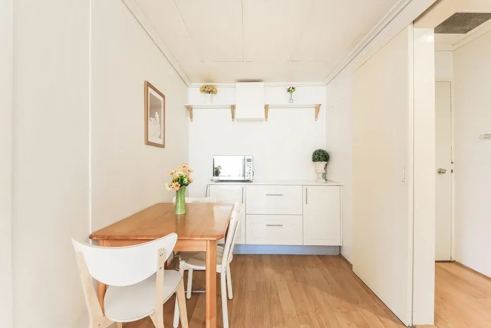 Amazing Location Cozy Stay with Parking