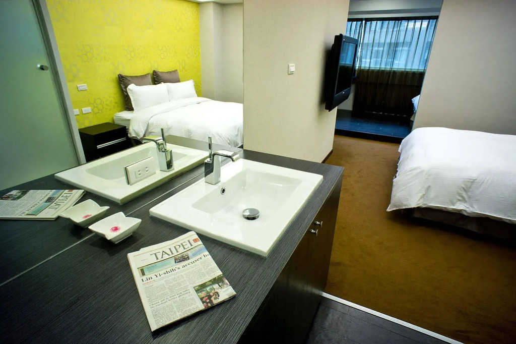 Urban Chic Inn