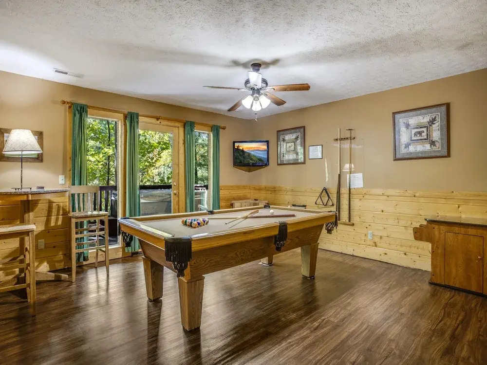 Smoky Bear Lodge by Jackson Mountain Homes