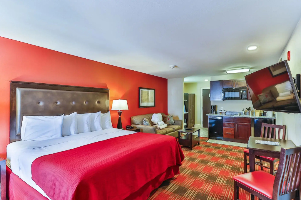Polynesian Hotel & Suites Wisconsin Dells/Lake Delton