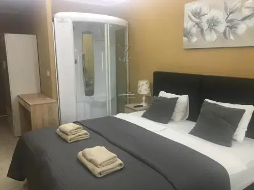 Royal Apartments & Rooms