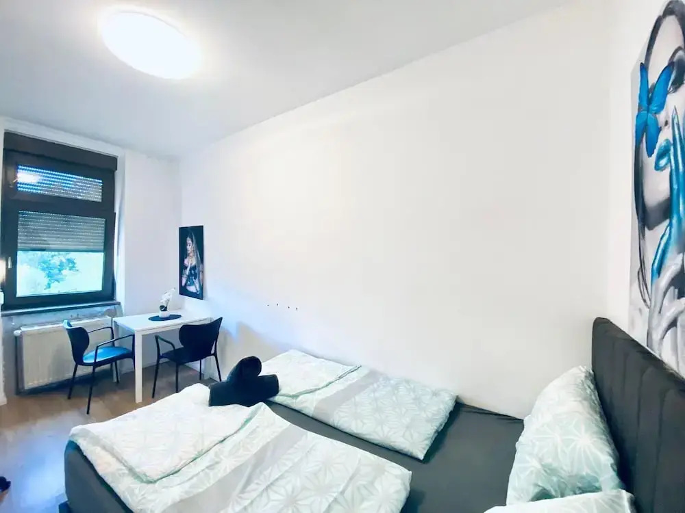 Spacious 4BR for 15 & 15 Min to Danube
