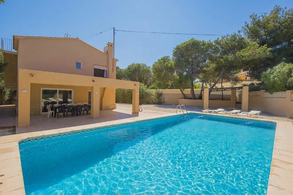 Villa - 7 Bedrooms with Pool - 104989