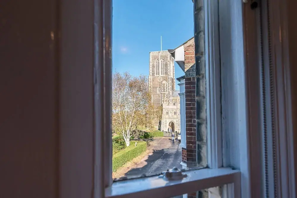 Bonheur, 16 Bartholomew Green, Southwold