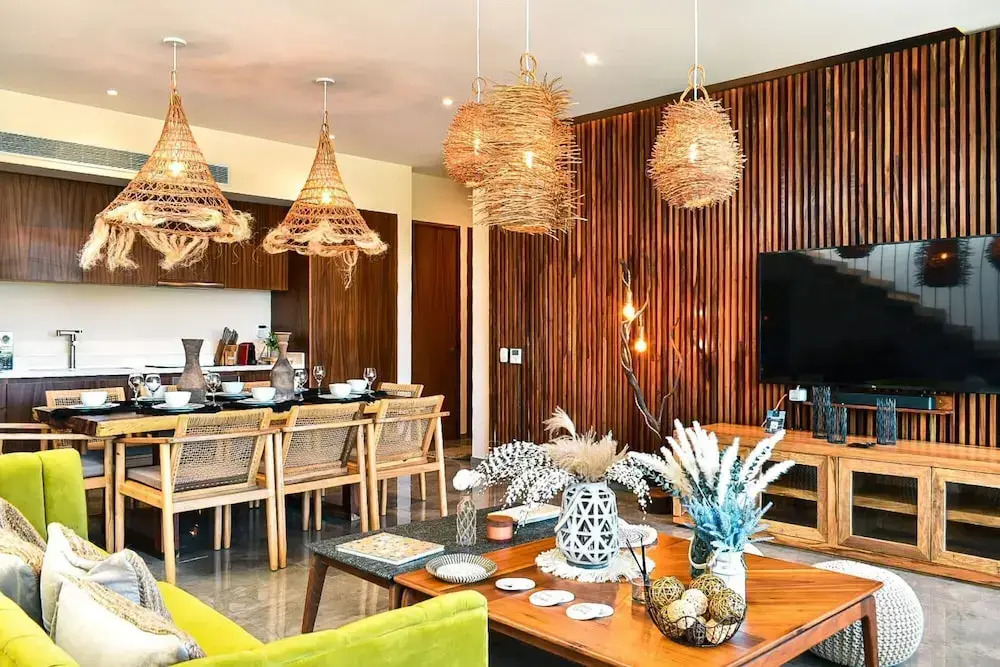 Because Location Really is Everything Gorgeous Penthouse With Fast Beach Access and Free Shuttle to the Beach Club