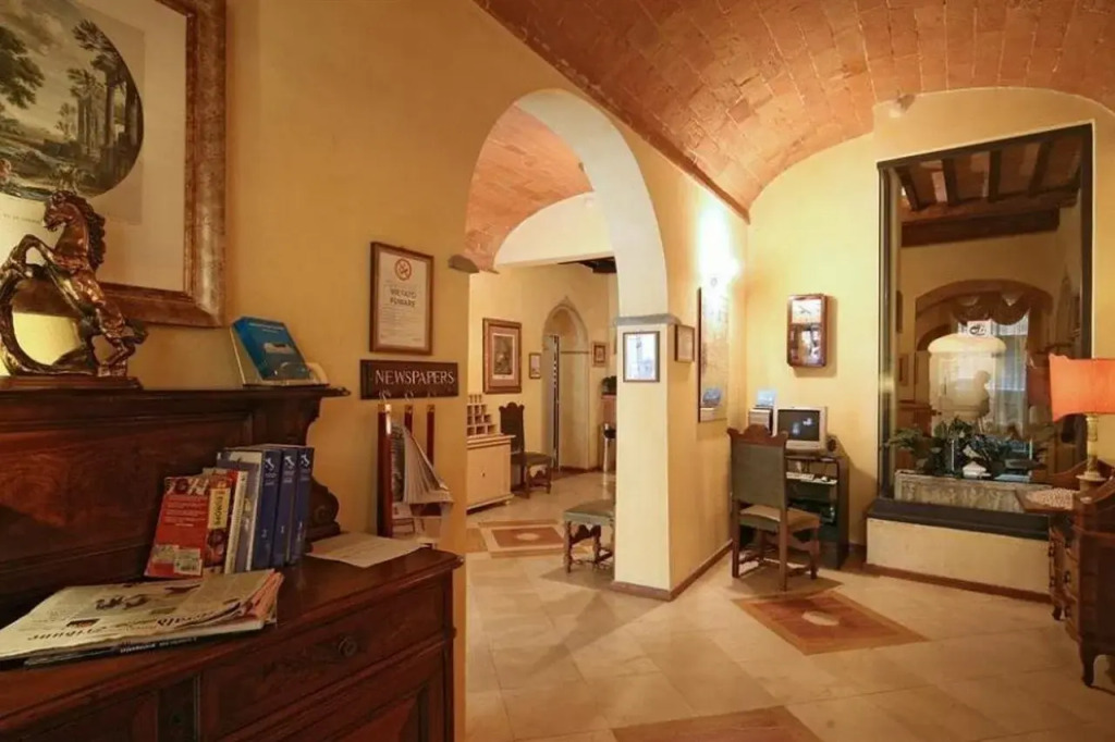 Отель Bologna