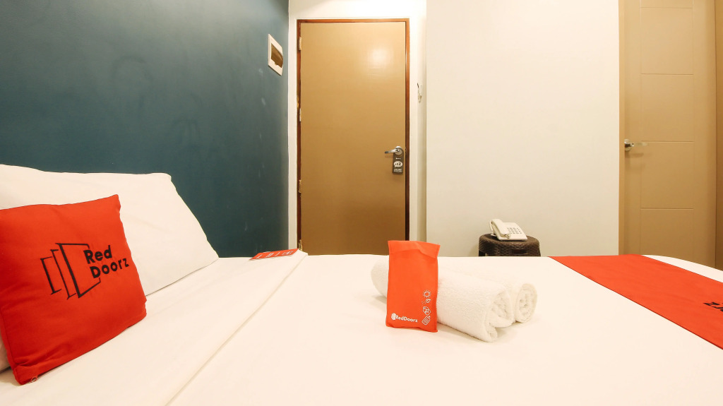 RedDoorz Plus @ San Marcelino Malate
