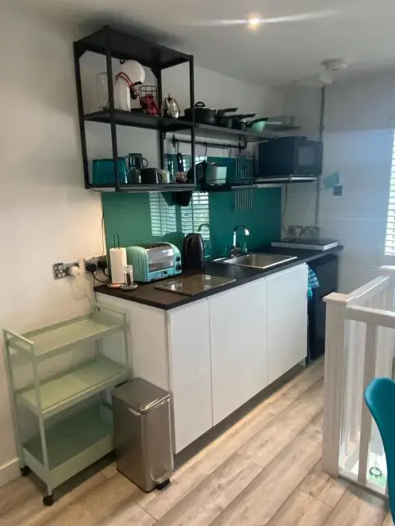 Studio Tavros (Adults Only)