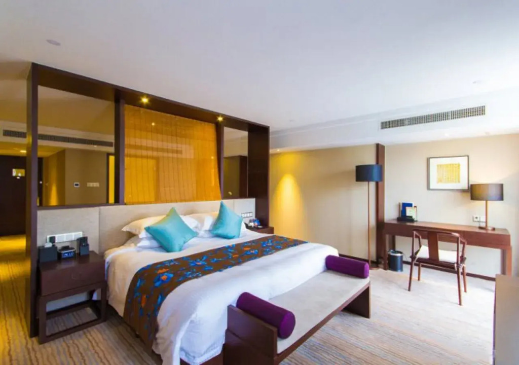 Wushan Pleasure Hotel