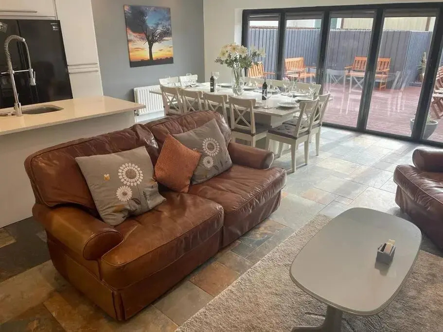 Luxury Portrush Holiday Homes - The Glynn, Portrush Sleeps 12 - 5 bedrooms
