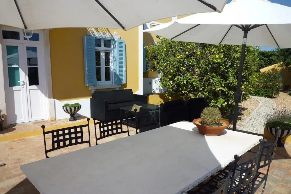 Quinta Amarela XL by Portucasa