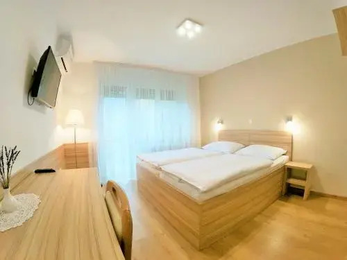 Stara lipa Tašner Rooms with Free Parking & Kitchen & Garage