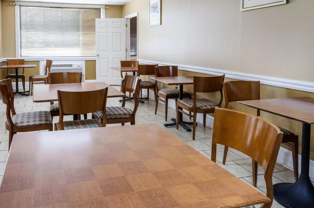 Rodeway Inn Colonial Heights I-95