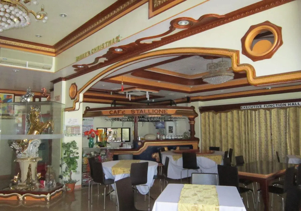 Golden Stallion Suites