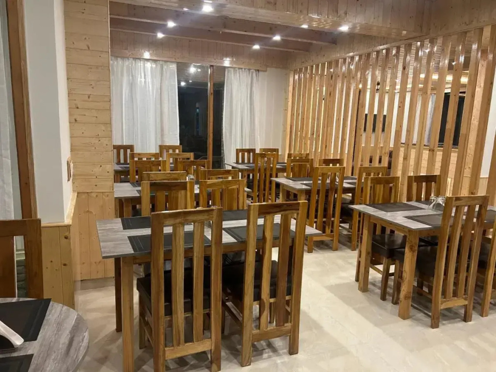 Hotel Emmjay Greens