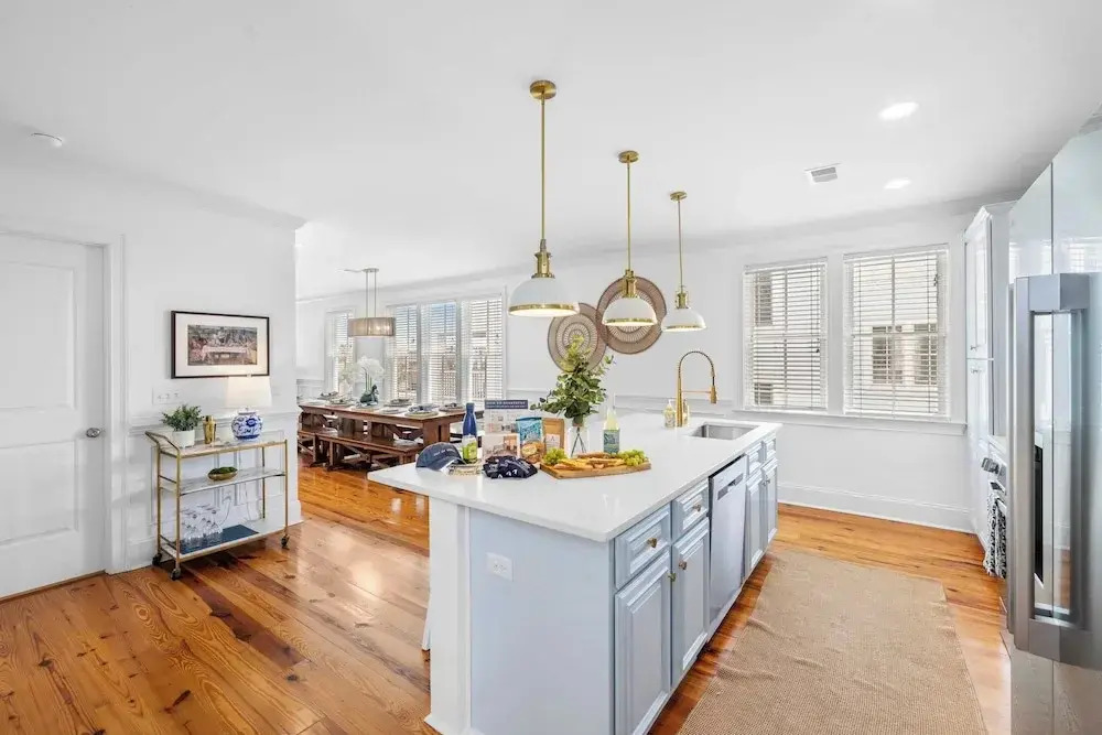 1 Block to Beach, Newly Renovated 6bdr w/ Rooftop Views Sand Dune by Avantstay