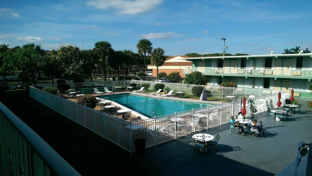 Boca Inn