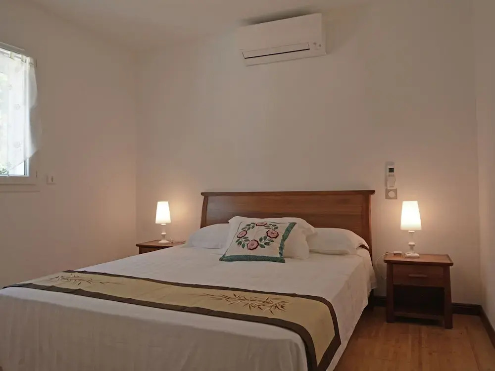Modern air conditioned villa with pool on the Cote d 'Azur in beautiful surroundings