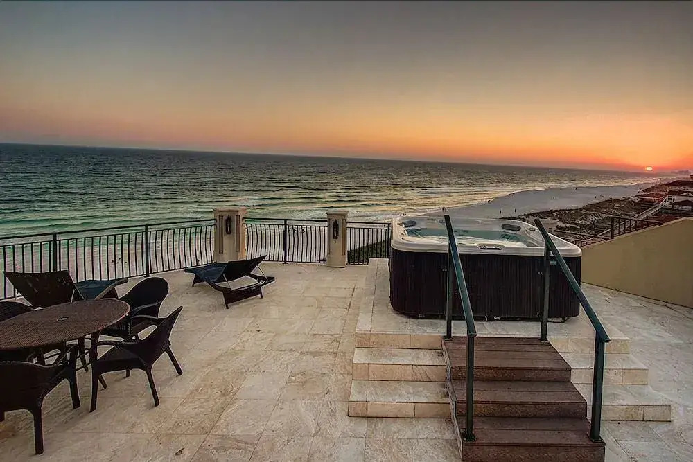 Capitano 7 Bedroom Holiday Home by Five Star Properties