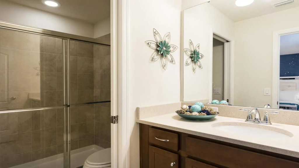 Stunning 9BR Villa w South-facing Pool Near Disney