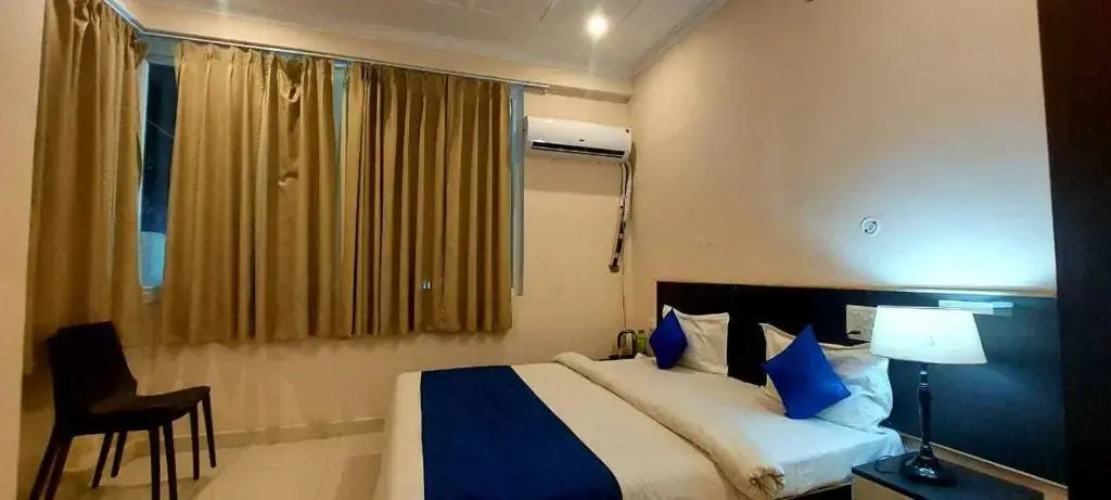 OYO 93524 Hotel Kashi Kothi