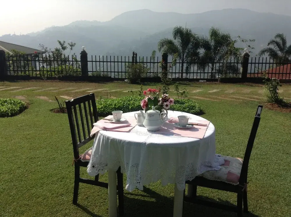 The Views Kandy - 360 Mountain View