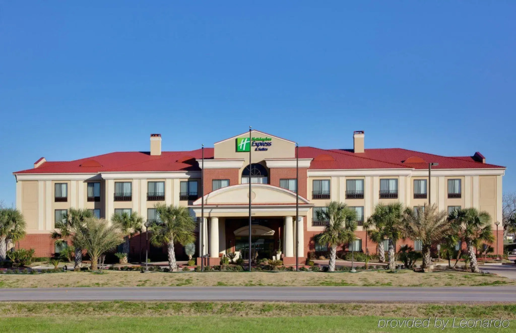 Holiday Inn Express Hotel & Suites Wharton