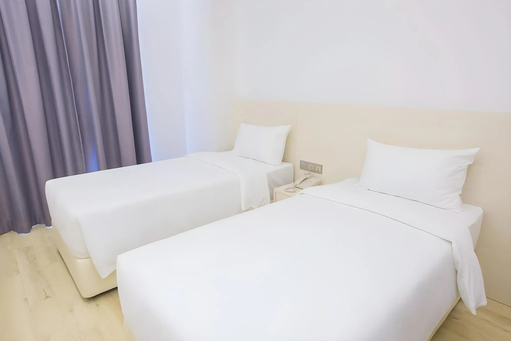 Minimalist Hotel