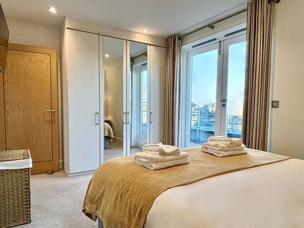 Your Space Apartments - The Hamiltons