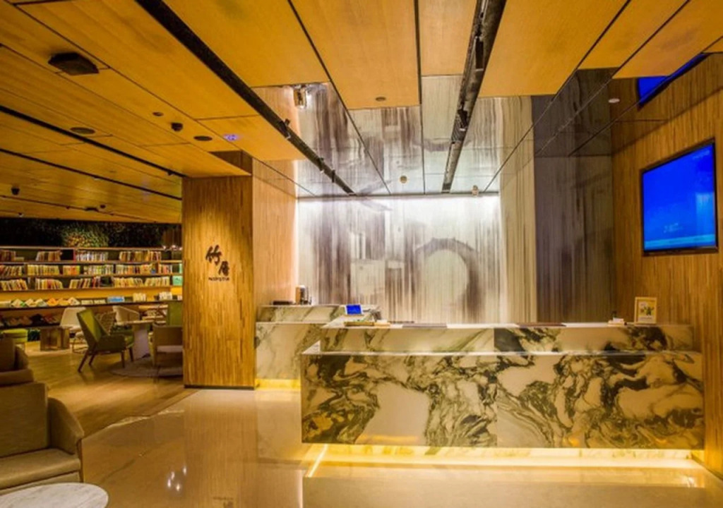 Hangzhou Yunhe Atour Hotel