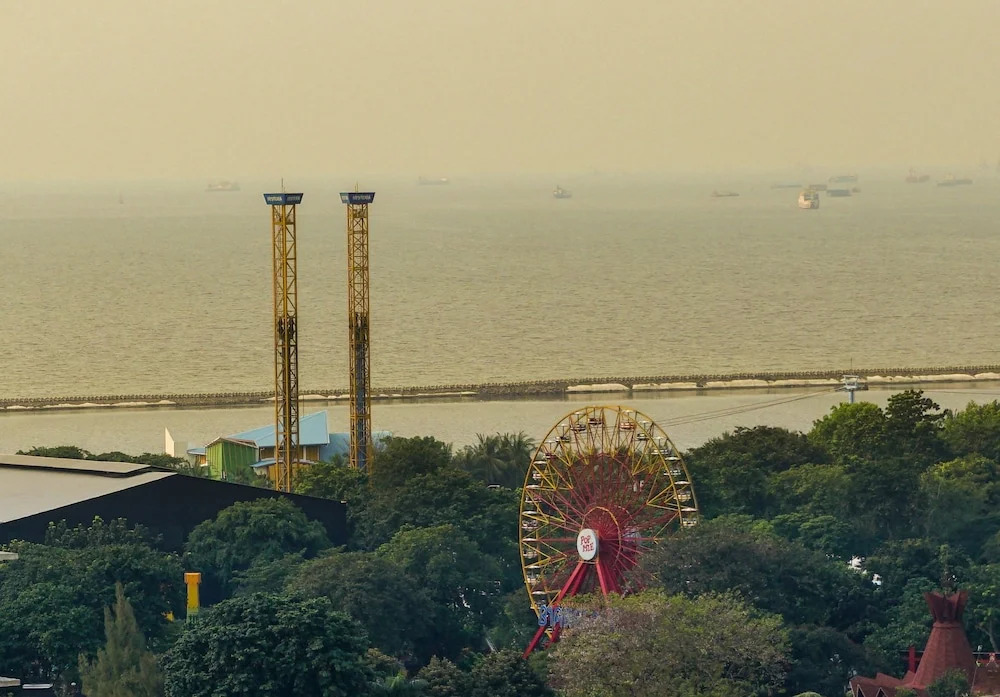 2BR Apartment Seaview with Workspace at Mediterania Marina Ancol