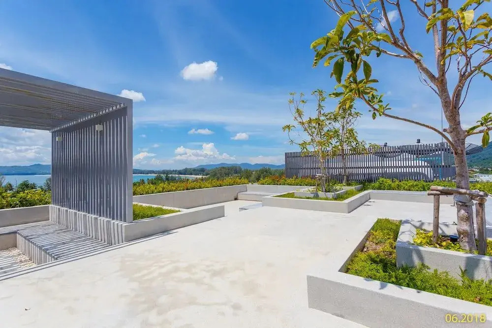The Aristo Beach Front 713 by Holy Cow