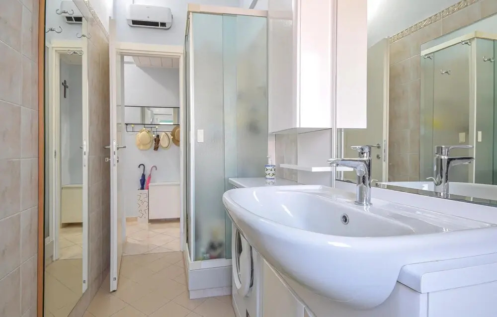 Beautiful Apartment in Rapallo With Wifi and 2 Bedrooms