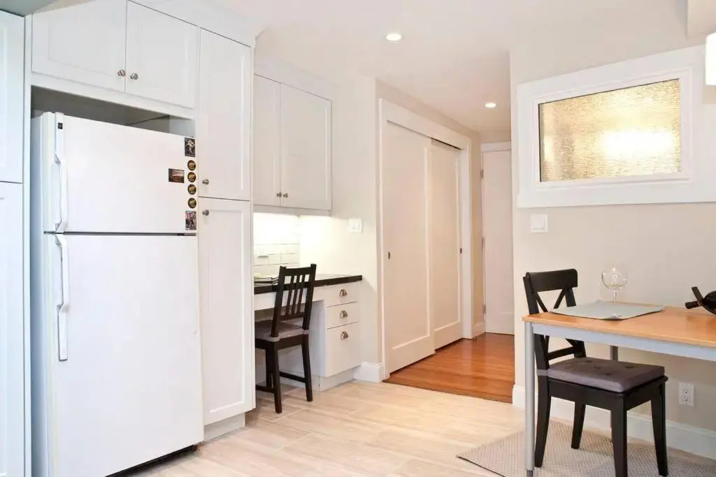 Private NewlyRenovated Br Apt