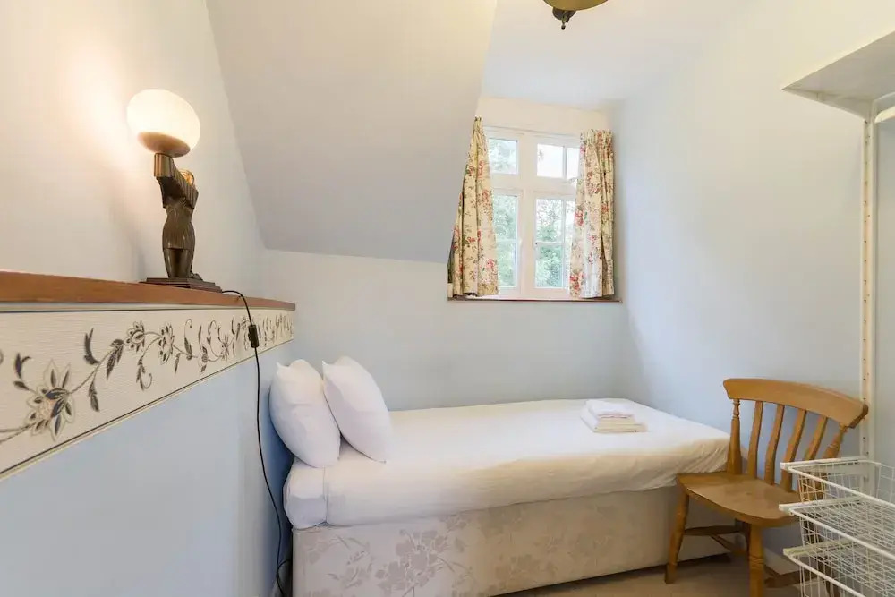 NEW Cosy 3 Bedroom Detached House West Finchley