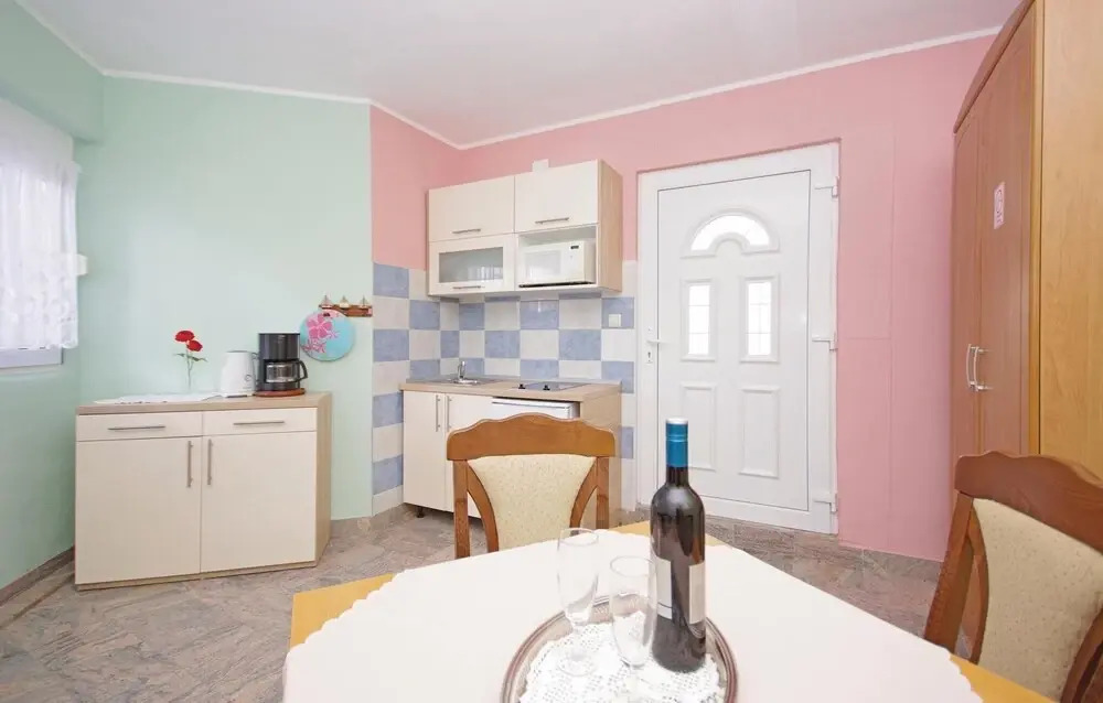 Awesome Home in Makarska With Wifi and 1 Bedrooms