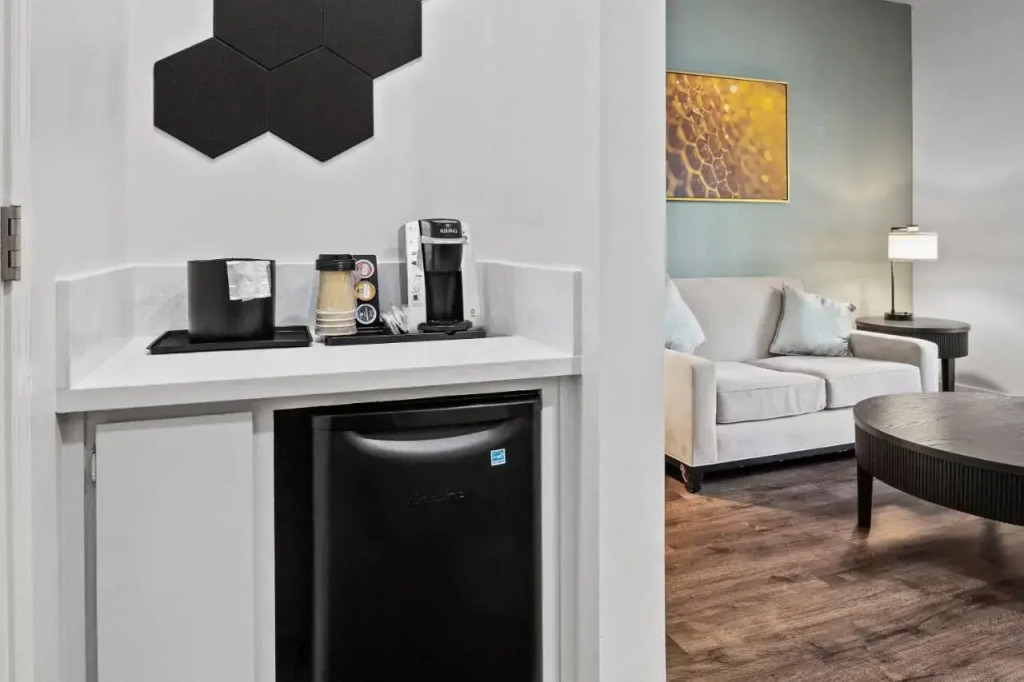 University Park Inn & Suites, an Ascend Collection Hotel