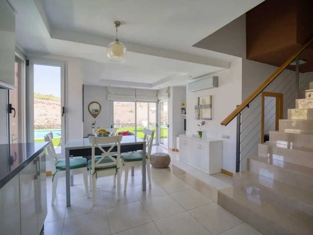 Chalet in Salobre With Private Heated Pool