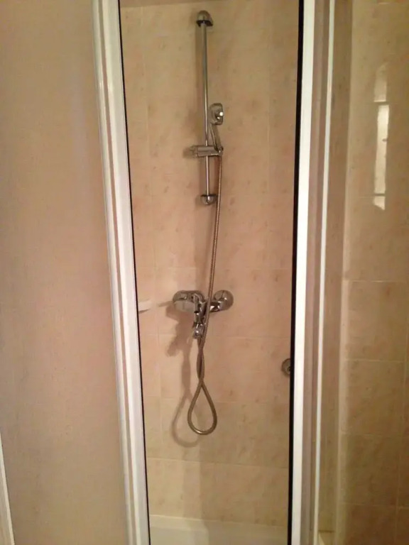 A1 - apt w Patio, Just 3 min Walking to the Beach