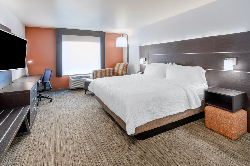 Holiday Inn Express & Suites Colorado Springs AFA Northgate by IHG