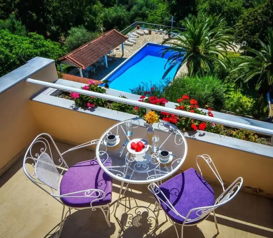 La Calma Hotel