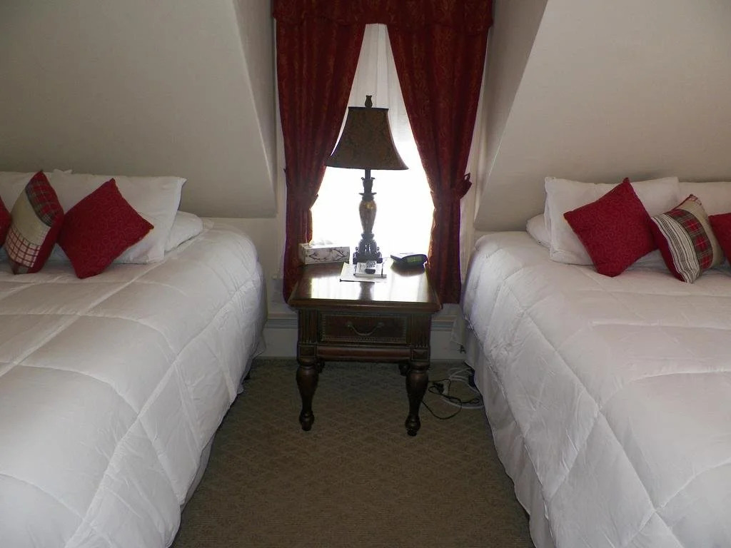 The Whitetail Inn and Suites- Lincoln