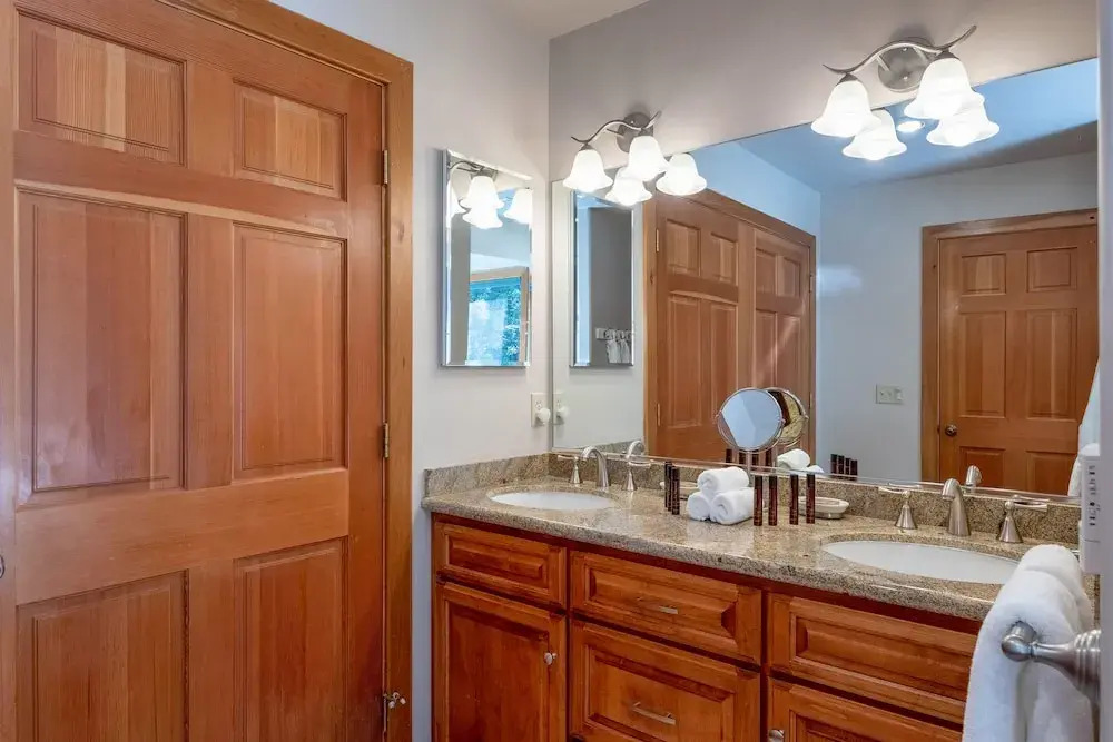 Cedar Point Home 3 Bedrooms 3.5 Bathrooms Home