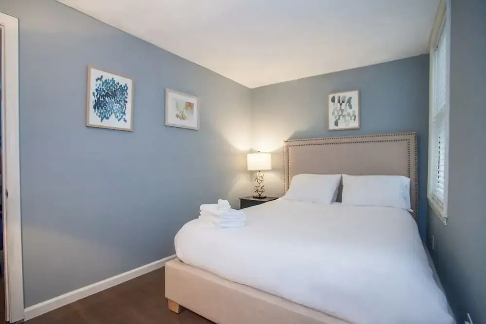 Luxury Collection-4 Bedroom 3 Full-bathroom-boston