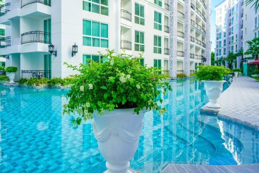 Resort Style Living - Great Location At Pattaya