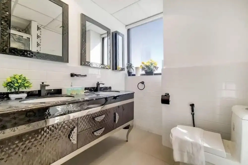 Jbr Sea View Captivating 4-bed Apartment in Dubai